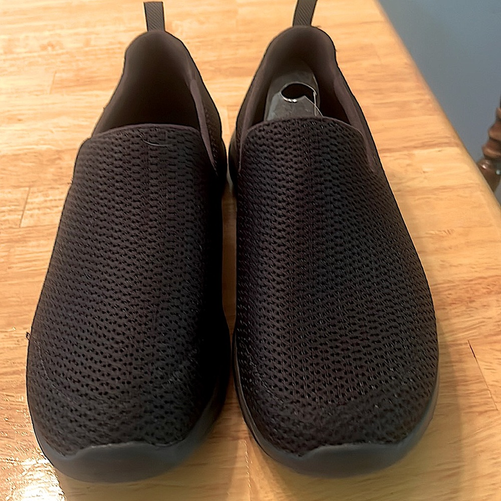 Women’s Skechers GoWalk black shoes size 10